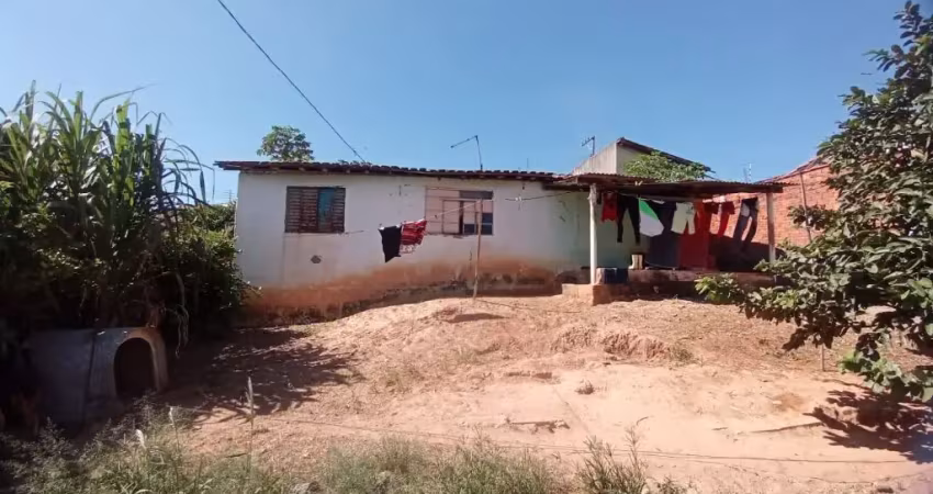 Casa simples pilar do sul, 220 m², sta. cecília, fundos, 3 cômodos, quintal gd., doc. ok