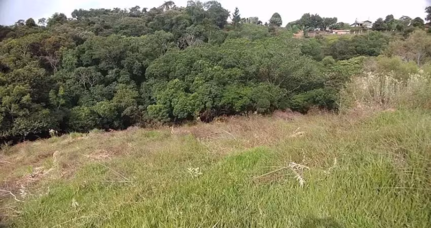 Lindo terreno piedade, 5.700 m², buenos, 17 km cidade, 4 km asfalto, energia, mina, doc. ok.
