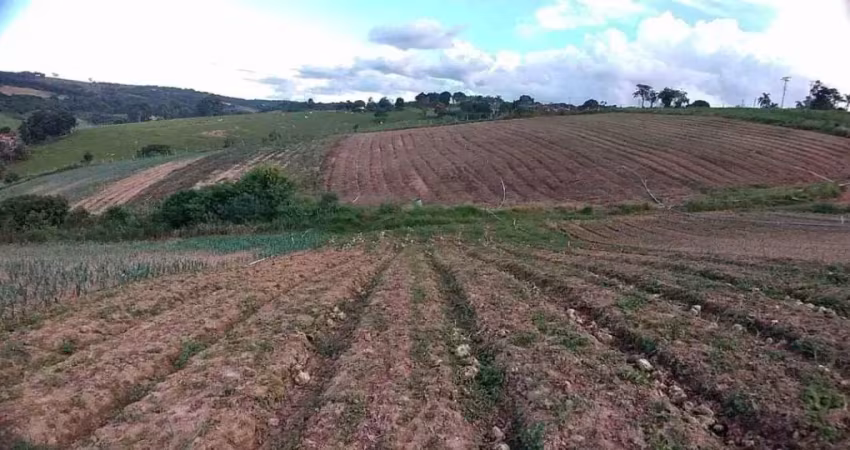 Lindo terreno em piedade, 1.100 m², buenos, 17 km cidade, 4 km asfalto, energia, facilita, doc. ok