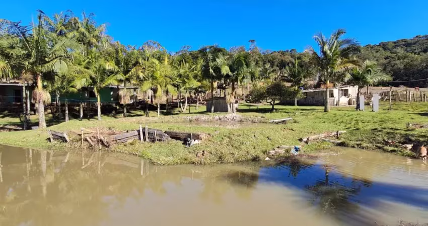 Lindo sítio tapiraí sp, 32.000 m², rio bonito, 2 casas, 5 tanques, 60% aberto, permuto, facilito