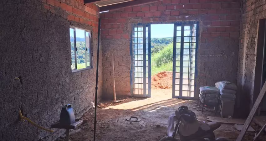 Linda chácara piedade, 2.000 m², fazendinha, 2 cômodos, 4 km cidade, pomar, doc. ok