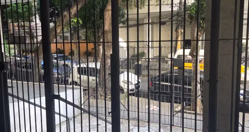 Apartamento  1quarto, sala, cozinha e quarto de serviço com banheiro e 1vaga