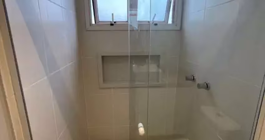 Apartamento  com 2 dormitorios sendo 1 suite com sacada - sala para dois ambientes - cozinha - area de serviço.