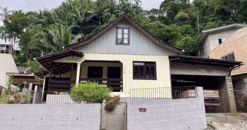 Casa com 3 quartos à venda no Valparaíso, Blumenau 
