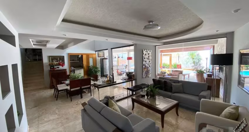 Sobrado  super estiloso com ambientes amplos,  piscina e espaço gourmet integrados à área social