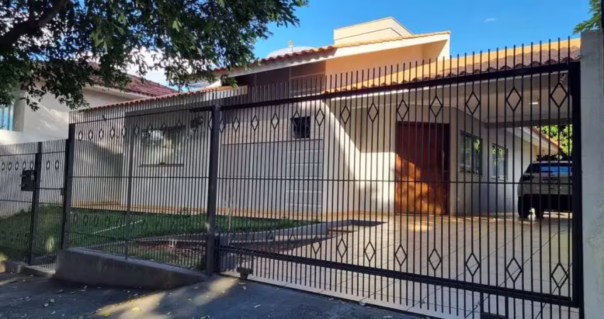 Casa com 3 quartos à venda na Zona III, Umuarama 
