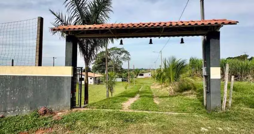 Conforto e diversão no campo – chácara com piscina e edícula!