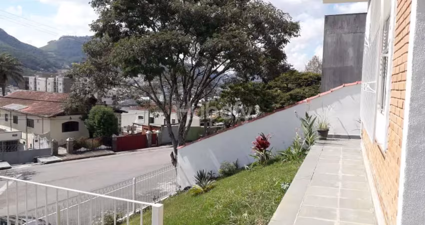 Casa espaçosa e bem localizada na zona oeste de poços de caldas - 3 dormitórios (1 suíte)