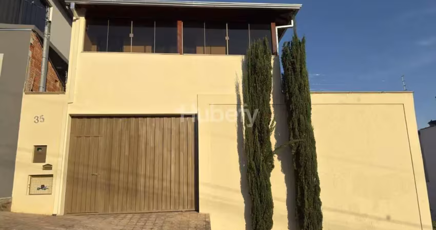 A casa que abraça o sol, o conforto e a oportunidade — a poucos passos da unifal!