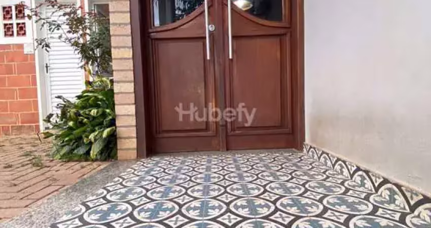 Seu refúgio perfeito: casa com piscina, salão de festas e natureza ao redor!