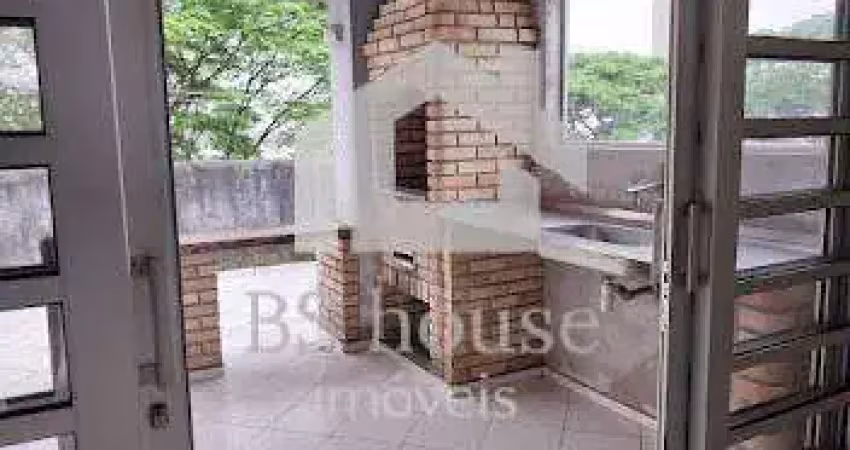 Sobrado 330m²  com área gourmet, 03 dormitórios sendo 2 suítes e 02 vagas