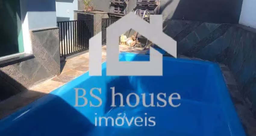 Casa ampla com 4 dormitórios, 4 vagas, com piscina e churrasqueira