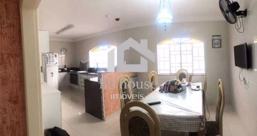 Casa com 3 quartos para alugar na Rua das Figueiras, Campestre, Santo André