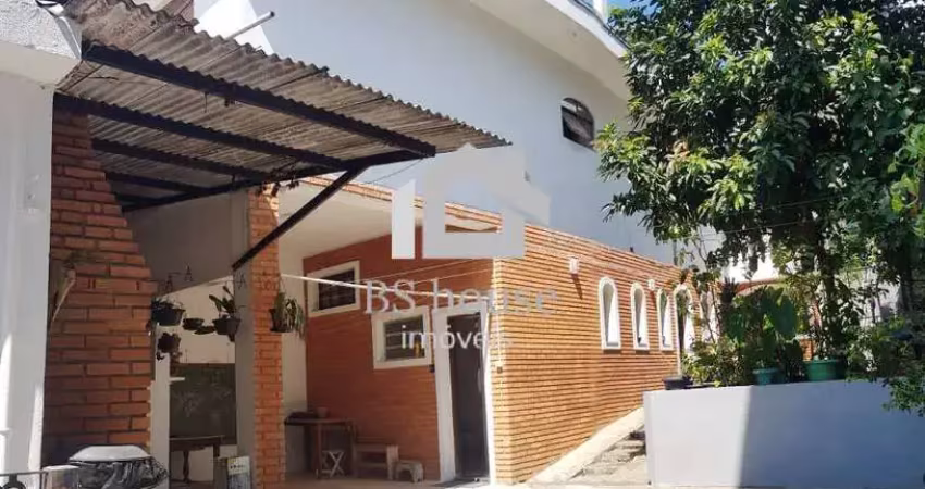2 casas no mesmo terreno – 424m² construídos em ótima localização