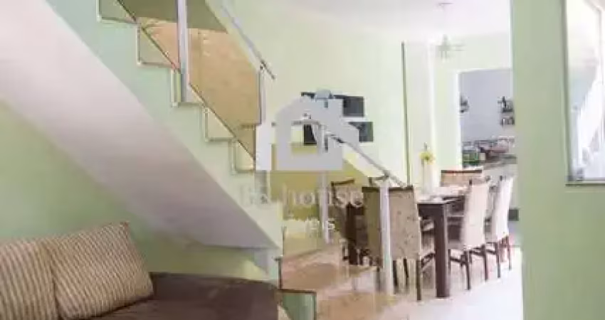 Sobrado com 137m², 3 dormitórios, sendo 1 suíte, 2 vagas