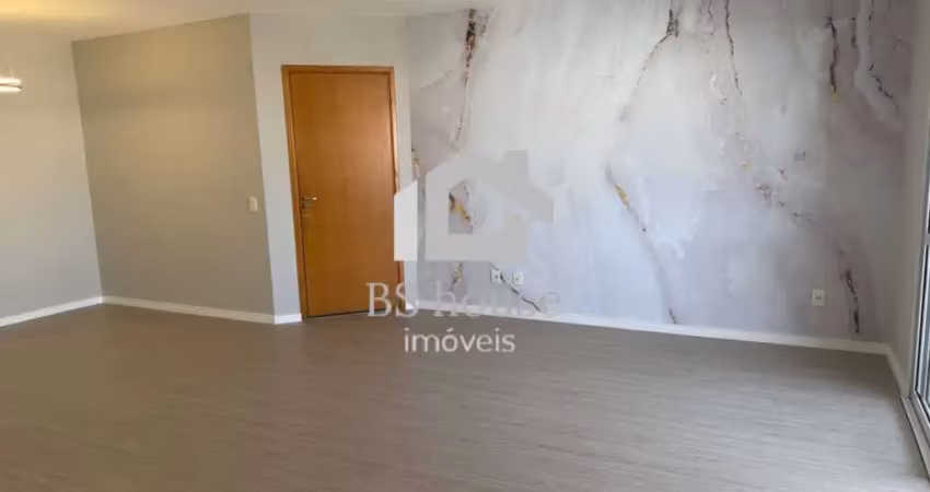 Apartamento todo reformado, com varanda gourmet e lazer completo