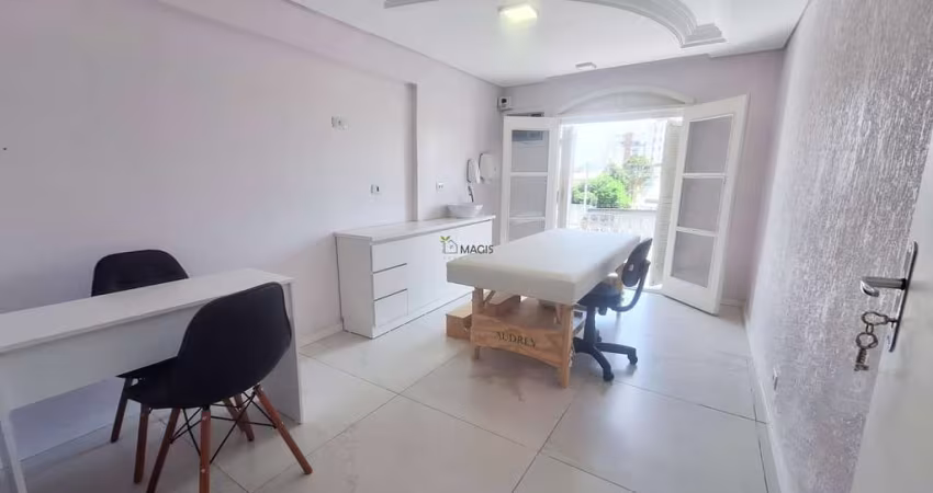 Sala Equipada com Maca e Cadeiras para Locação no Centro Clínico Lenuve | R  1.400