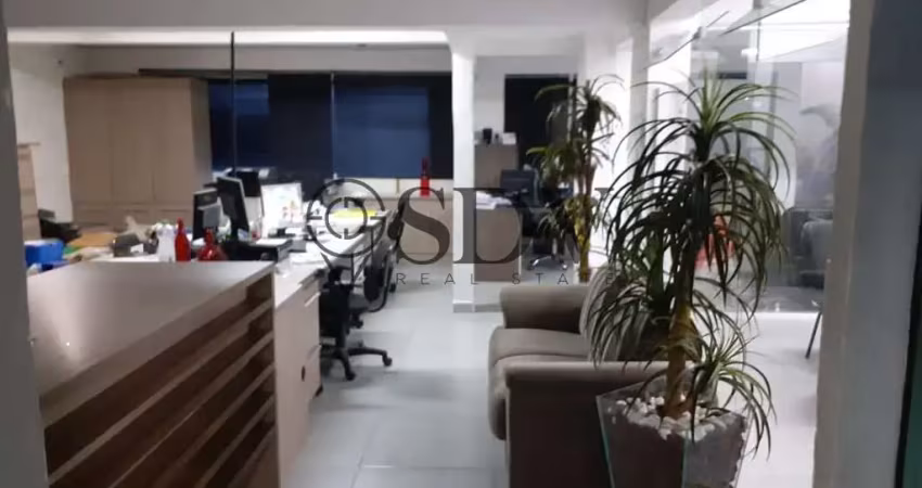Prédio para alugar na Rua Pio XI, 2162, Alto de Pinheiros, São Paulo