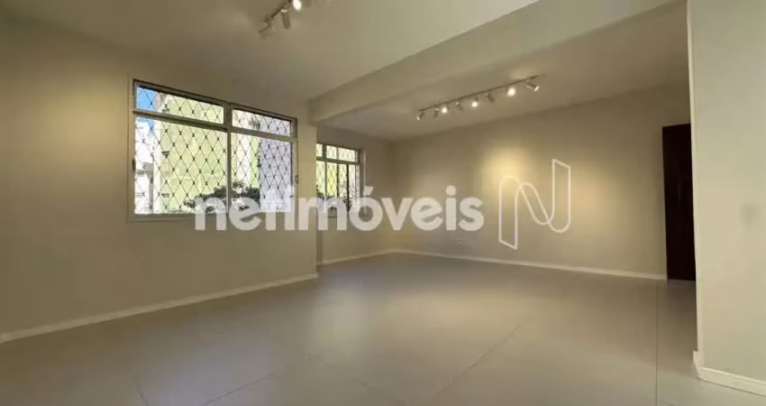 Apartamento reformado, 4 quartos, iluminação planejada, no bairro coração de jesus!