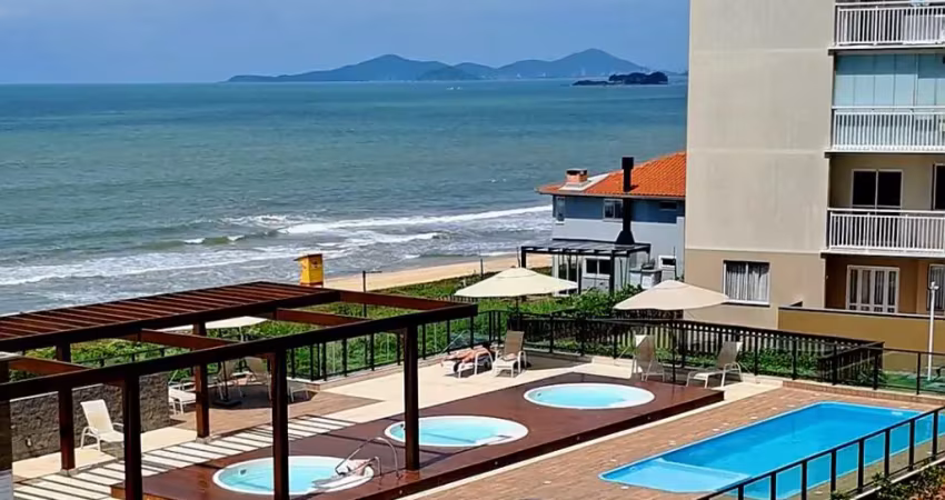 Apartamento mobiliado pé na areia em santa catarina