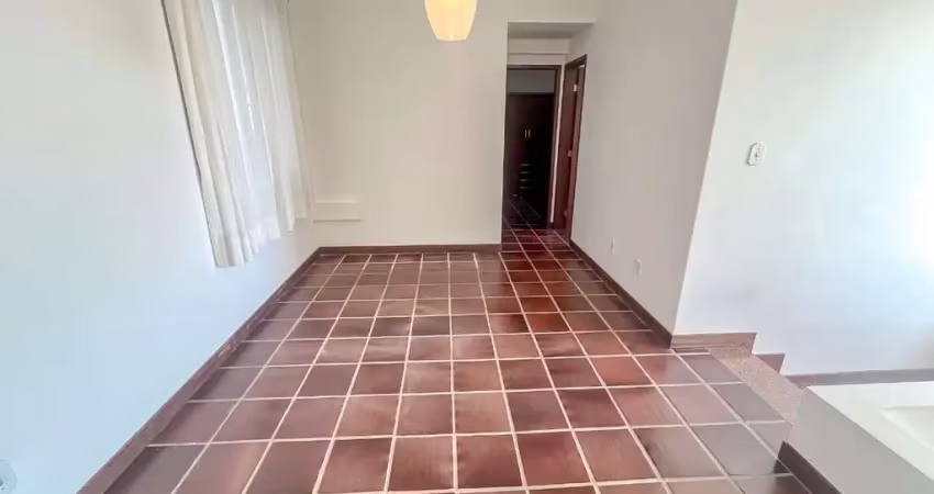 Apartamento à venda no centro de guarapari/es de 2 quartos, vista para o canal, próximo as praias das castanheiras e areia preta. marque uma visita!