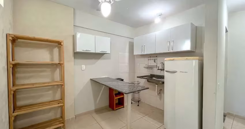 Quarto e sala disponivel para locação anual no centro de guarapari/es. solicite as condições para esta locação.