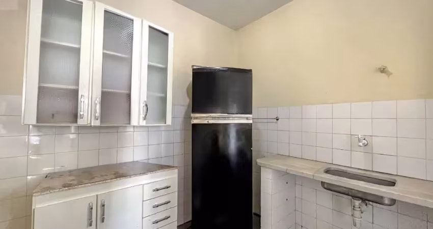 Apartamento amplo e aconchegante a apenas 2 quadras da praia do morro, com localização privilegiada e todo o conforto que você merece!