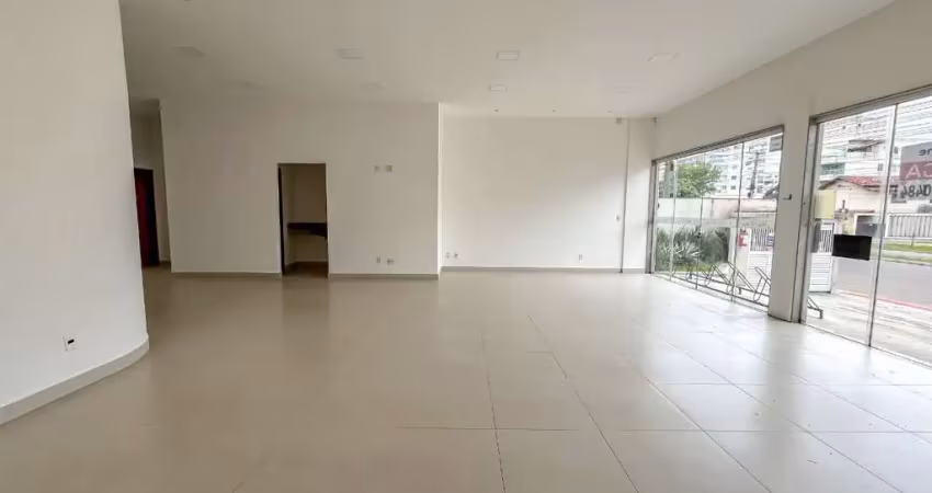 Loja comercial com 200 m² disponível para locação anual na enseada azul, guarapari/es. agende já a sua visita!