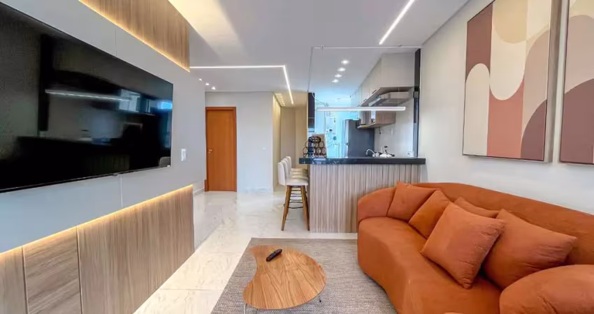 Apartamento de alto padrão, mobiliado e decorado, com 03 quartos, lazer na cobertura e vista mar, a 40m do mar. marque uma visita e se apaixone!