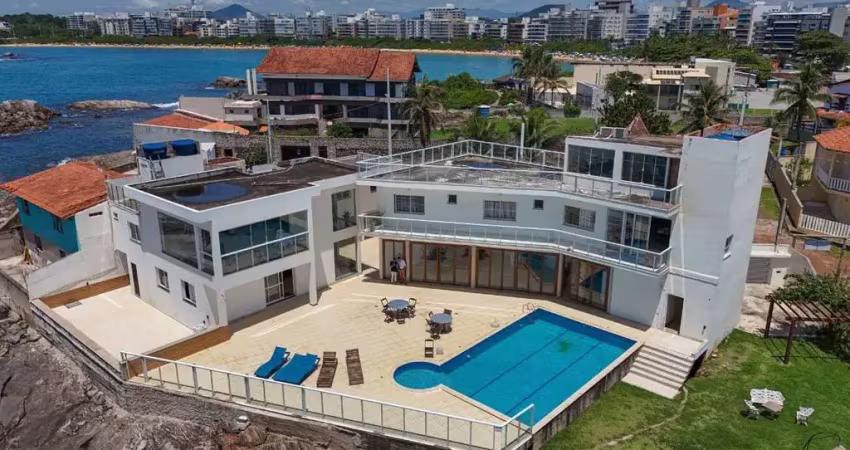 Espetacular casa à venda com 5 suítes em cima da pedra e de frente para o mar da enseada azul em nova guarapari/es. marque uma visita e se apaixone!