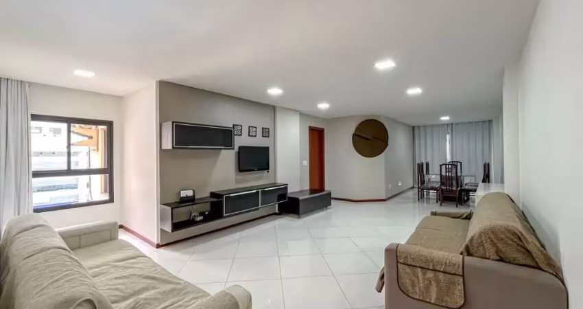 Amplo apartamento de frente para o mar, sol da manhã e área de lazer completa à venda na praia do morro em guarapari/es. marque uma visita!