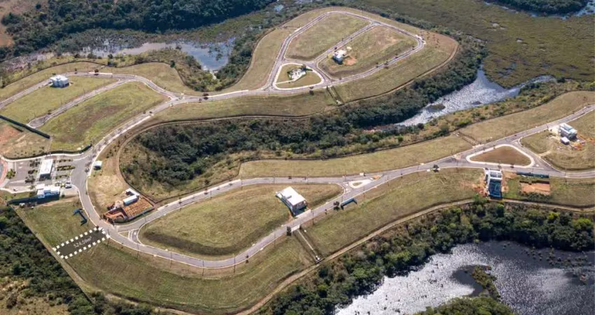 Terreno à venda no condomínio fechado reserva amary com beach clube exclusivo de frente para a praia de peracanga em nova guarapari/es.