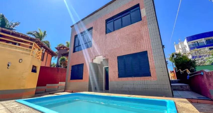 Casa à venda em meaipe - guarapari/es, com 4 suítes e lazer completo, perto da praia. marque uma visita e se encante!