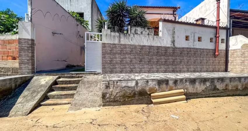 Casa a venda com acesso ao canal da linda aldeia de perocão em guarapari/es. acesso direto ao mar, ideal para quem tem lancha ou jet-ski.
