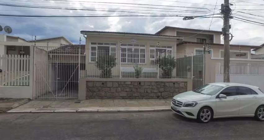 Casa à venda no são judas tadeu, bairro nobre perto do centro de guarapari. marque uma visita sem compromisso, será um prazer!