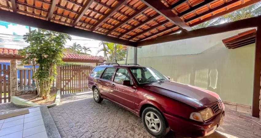 Casa a venda na enseada azul, balneário mais badalado do estado! solicite mais informações e marque uma visita, será uma prazer!