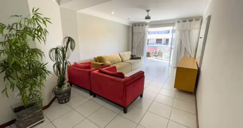 Apartamento à venda na praia de bacutia a mais badalada do estado! 3 quartos, lazer completo e 2 vagas. prédio de frente para o mar.