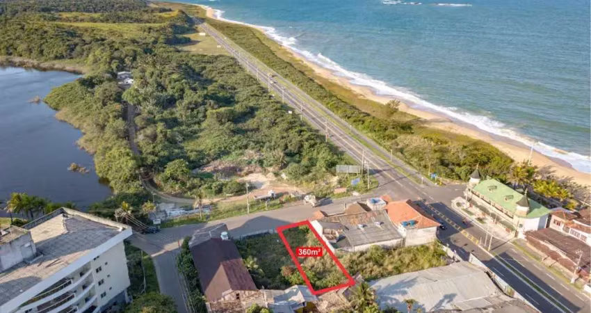 Terreno a venda na enseada azul, com 360m² e a 100 metros das areias da praia de guaibura em guarapari/es.