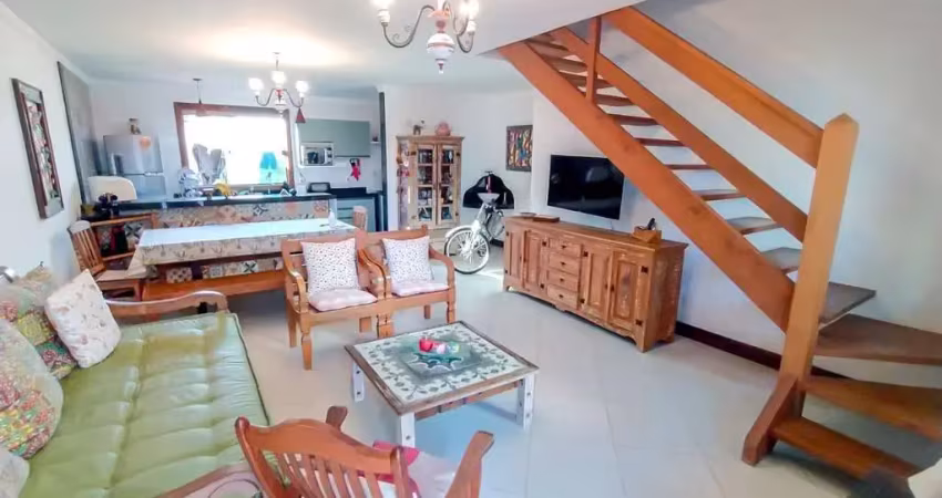 Casa duplex em condomínio fechado em nova guarapari