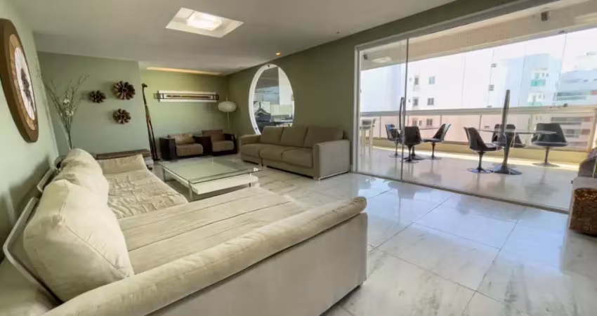 Linda cobertura à venda com vista para o mar na praia da peracanga, finamente mobiliada. marque uma visita sem compromisso, será um prazer!