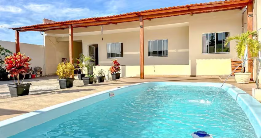 Oportunidade única: casa à venda com boa área e com piscina, ideal para receber amigos e familiares em condados, guarapari-es!