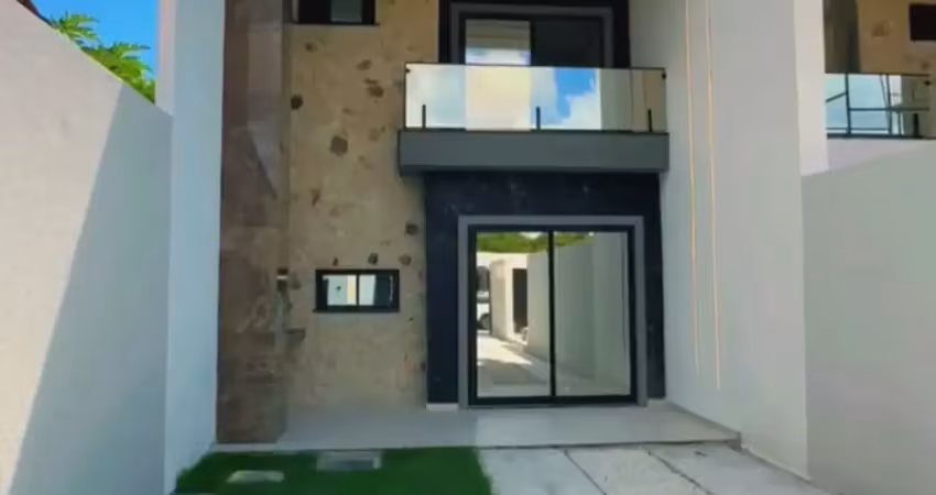 Linda casa as margens da ce 010 no eusébio, com excelente padrão de acabamento!