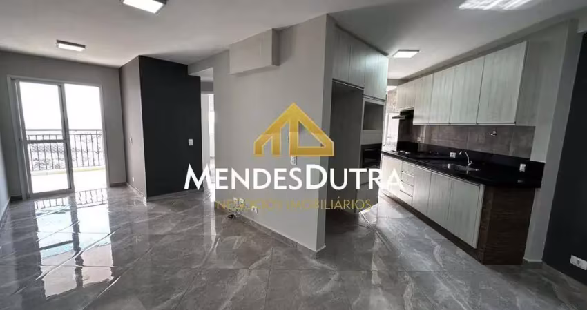 Apartamento a venda no bairro pauliceia com 2 dormitórios repletos de armários.