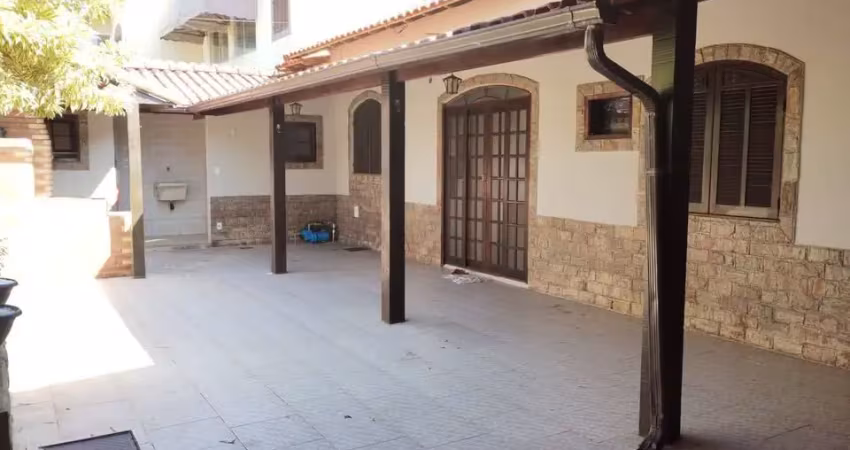 Oportunidade linda  casa na praça dos gaviões  com terreno livre para laser