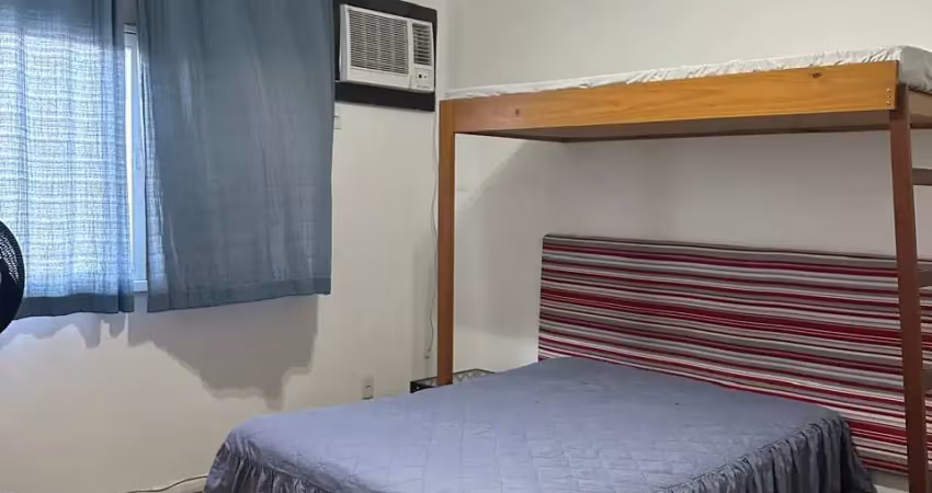 Lindo kitnet mobiliado com garagem na pça da bandeira excelente localização