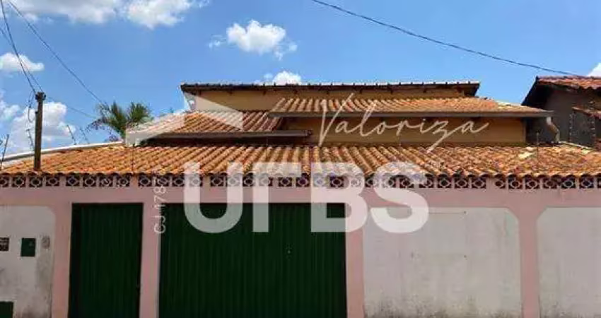 Casa com 4 quartos à venda na Rua do Prado, Setor Barra da Tijuca, Goiânia