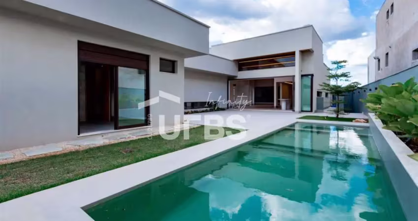 Casa em condomínio fechado com 5 quartos à venda na Rua Ferrara, Jardins Itália, Goiânia
