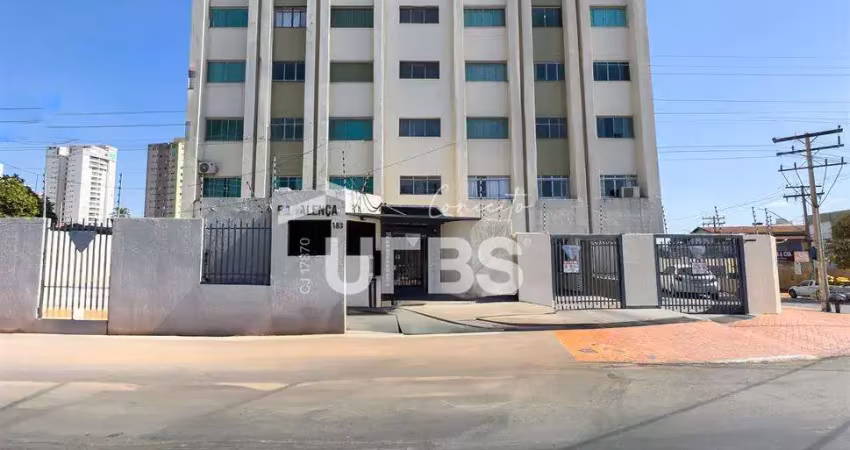 Sobrado, 4 quartos, 1 suíte, 90,09 m², setor central