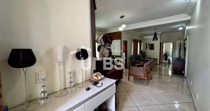Casa em condomínio fechado com 3 quartos à venda na Rua SB 26, Loteamento Portal do Sol II, Goiânia