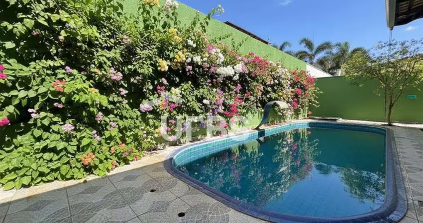 Casa em condomínio fechado com 5 quartos à venda na Rua SB 1, Loteamento Portal do Sol I, Goiânia